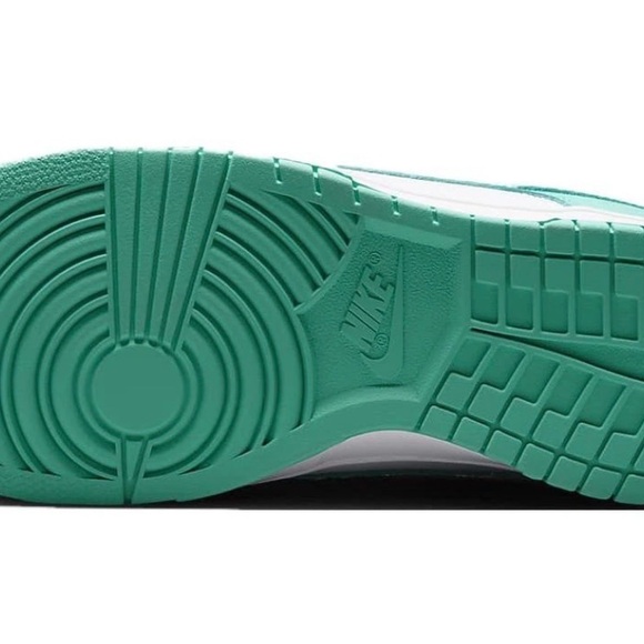 Nike Dunk Low Retro BTTYS Clear Jade Size 12.5
